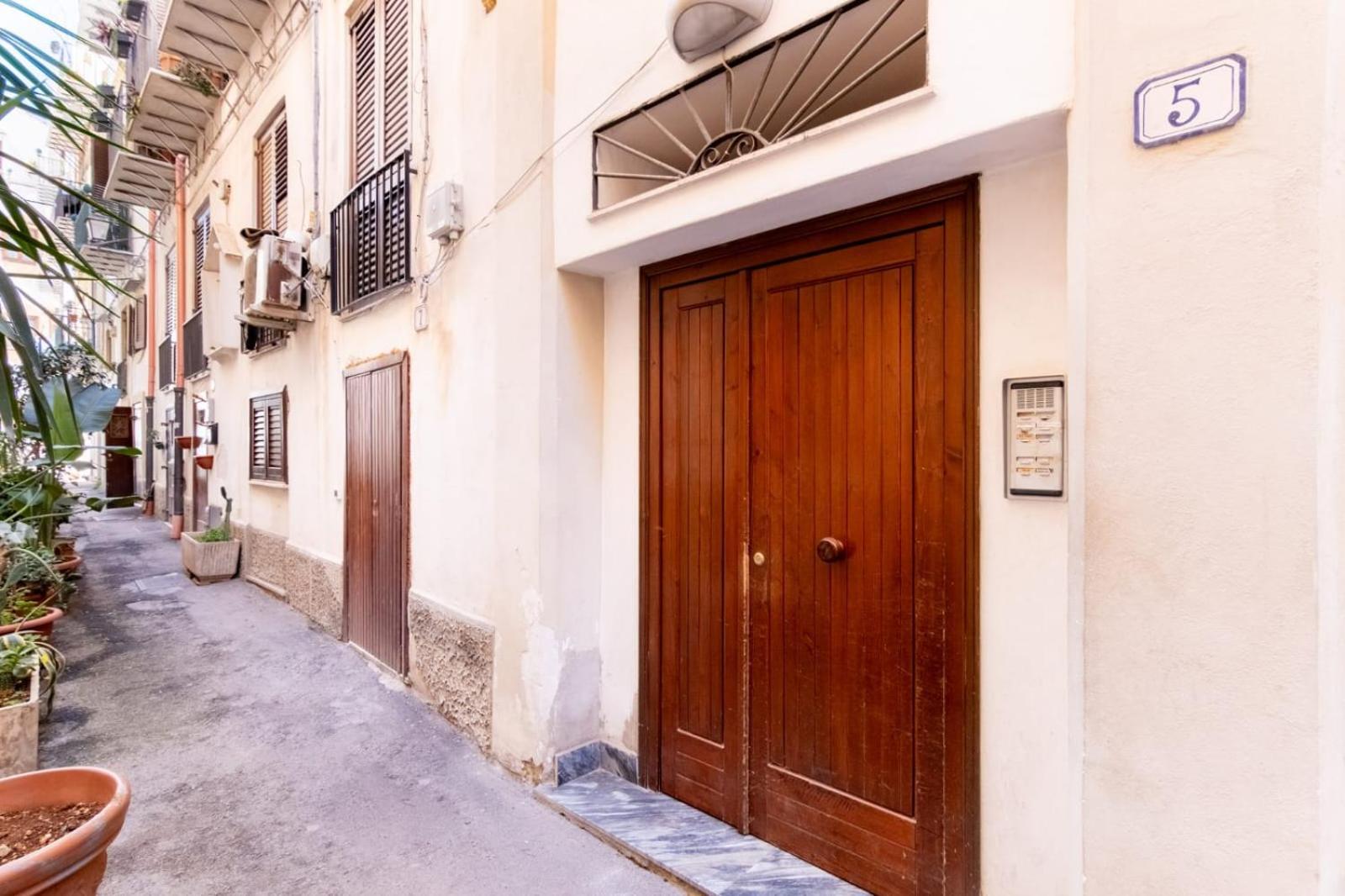 Talia - Central And Elegant Suites In The Heart Of Palermo Exterior photo
